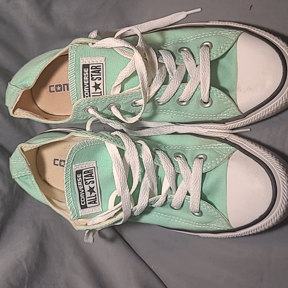 Converse - Picture 1 of 4